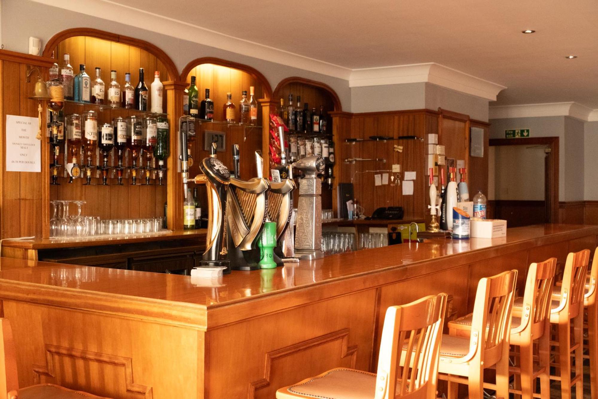 Ellon Station Hotel מראה חיצוני תמונה